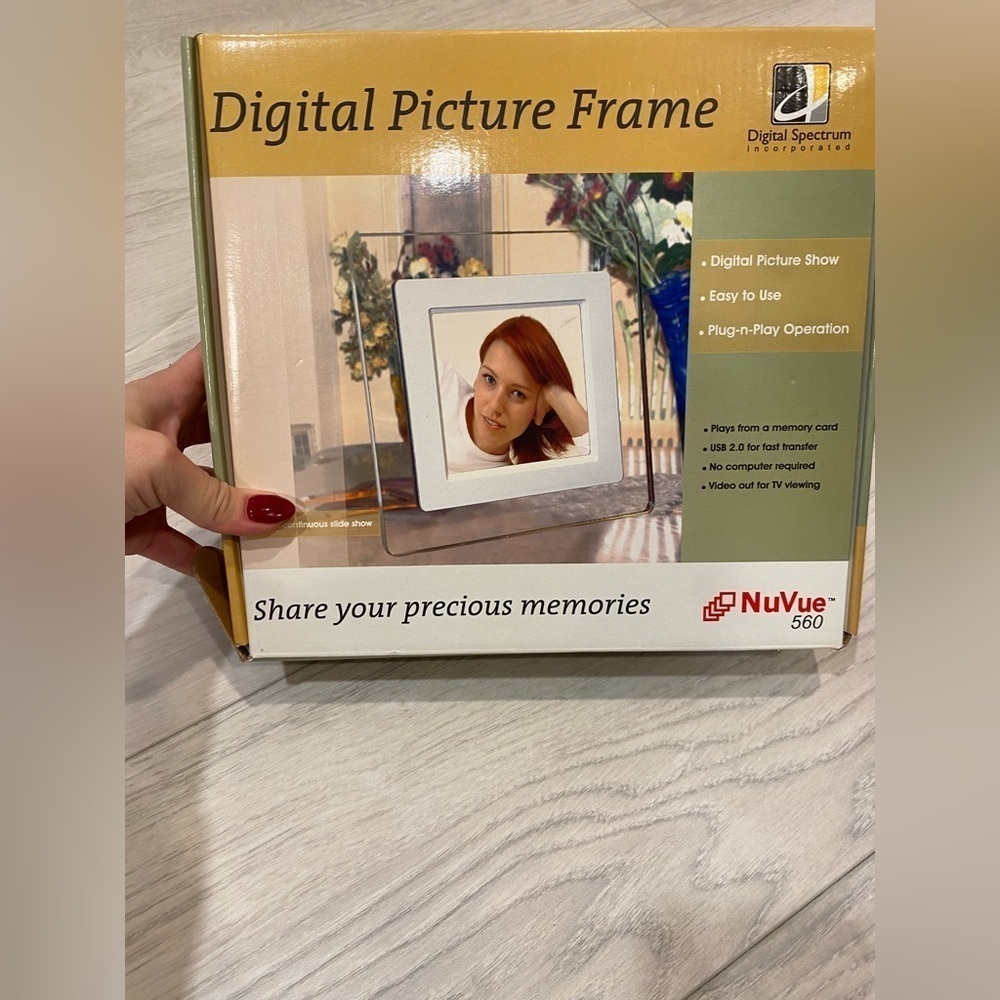 NWT Digital Picture Frame great for a holiday gift​​​​​​